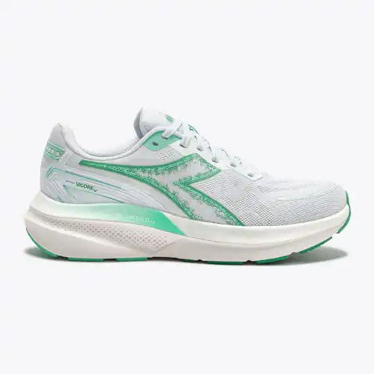 Cover image of WHITE/CABBAGE Diadora Mythos Blushield Vigore V Women's