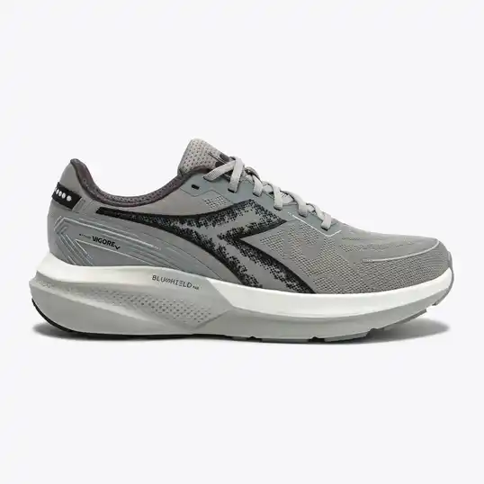 Cover image of ULTIMATE GREY/BLK Diadora Mythos Blushield Vigore V Men's