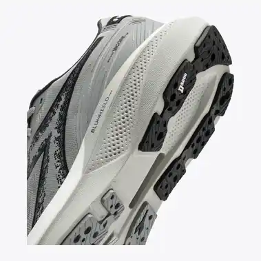 Image 3 of Diadora Mythos Blushield Vigore V Men's