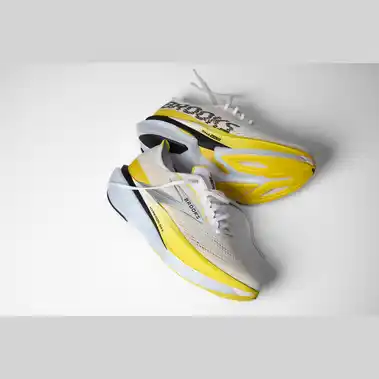 Image 8 of Brooks Hyperion Max 4 Men's